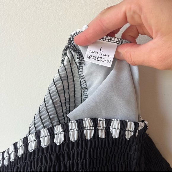 Black White Strapless Jumpsuit Women’s L Smocked Bodice Wide Leg Boho Resort - Picture 10 of 11